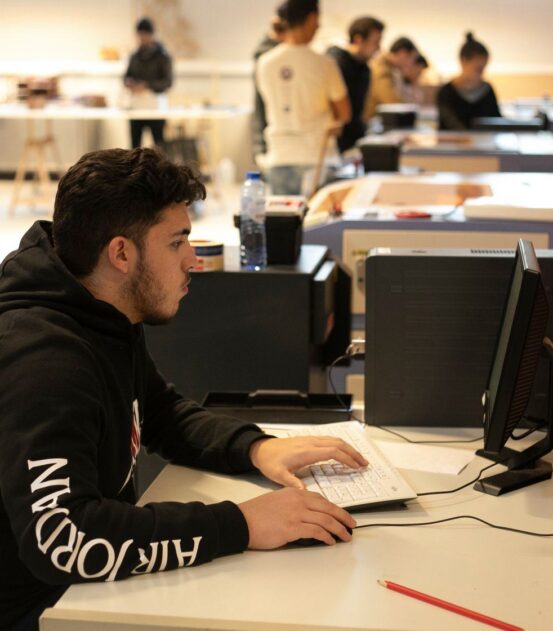 76678355_1384023798429047_1468777101816496128_n